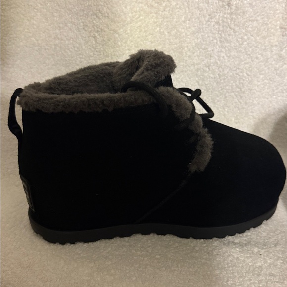UGG Black Lace Up Boots with Gray Fur Trim - Picture 6 of 8